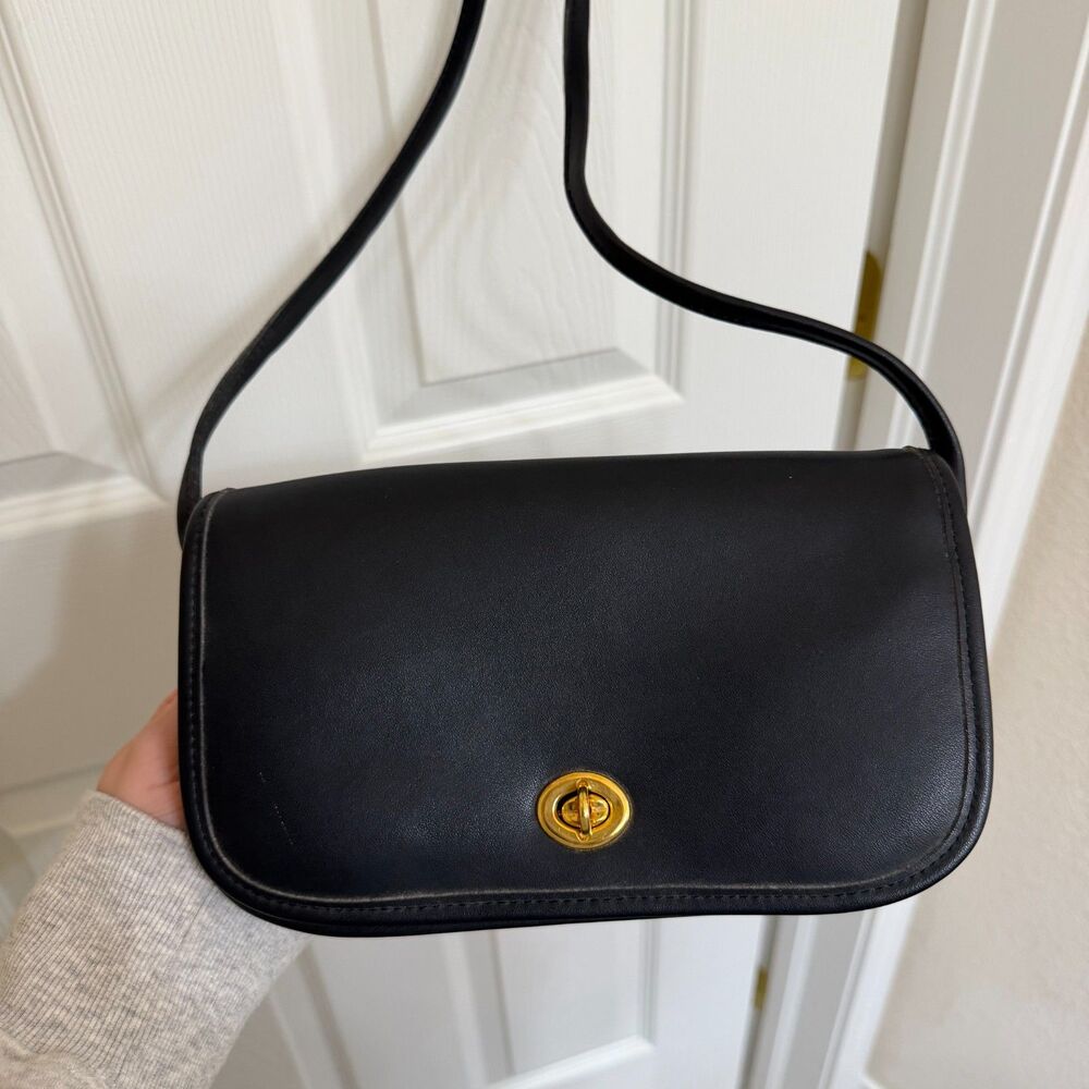 Vintage Marlo Handbags & Accessories Black Leather Turnlock Crossbody Purse